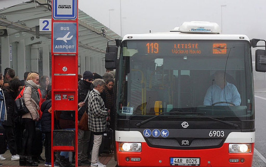 Tento autobus nejede na hlavní nádraží.